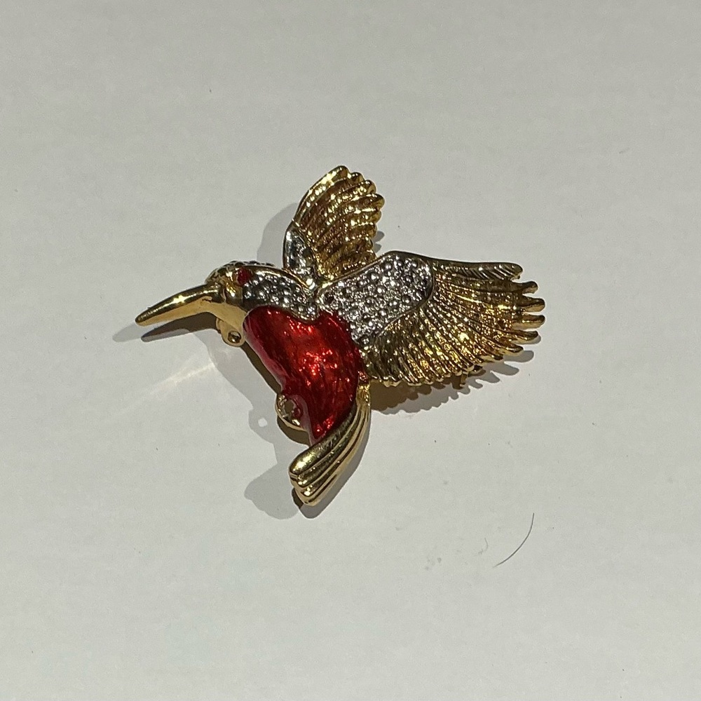 Vintage Beautiful  Gold Tone and Red Enamel Hummingbird in flight Brooch